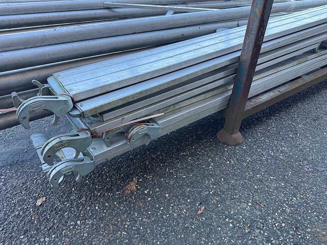 Aluminium steiger v.v. trap, valbeveiliging, steigerwielen - afbeelding 20 van  21