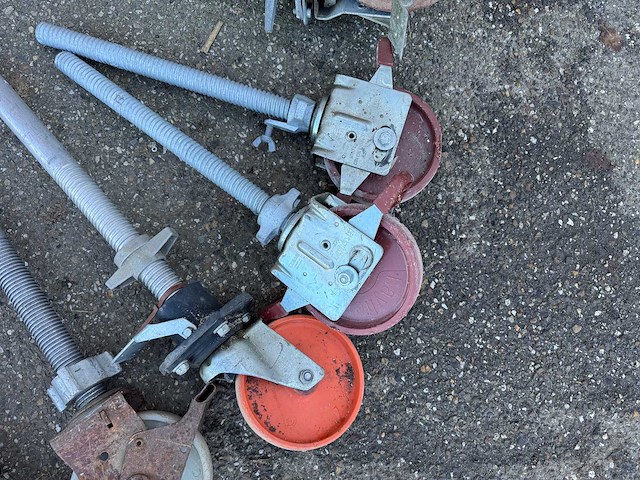 Aluminium steiger v.v. trap, valbeveiliging, steigerwielen - afbeelding 12 van  21