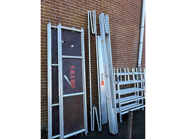 Aluminium steiger v.v. trap, valbeveiliging, steigerwielen - afbeelding 17 van  21