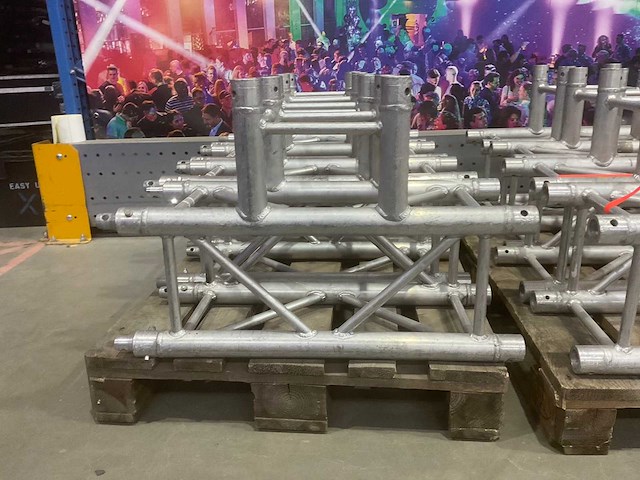 Aluminium t-truss (8x) - afbeelding 3 van  3