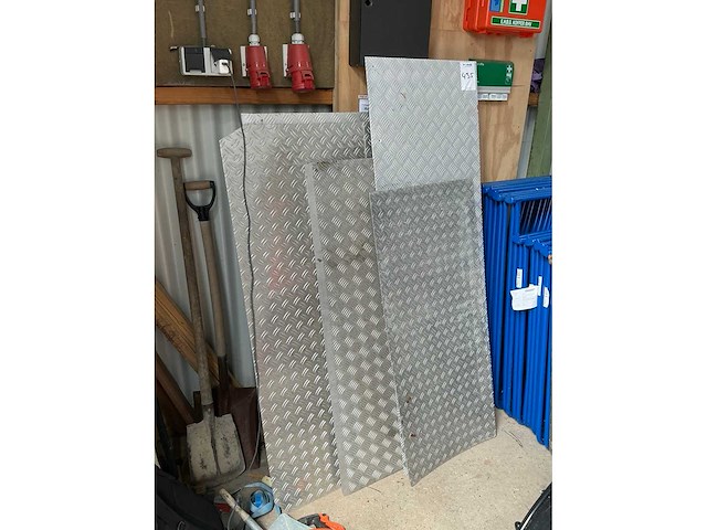 Aluminium tranenplaat (5x) - afbeelding 2 van  2