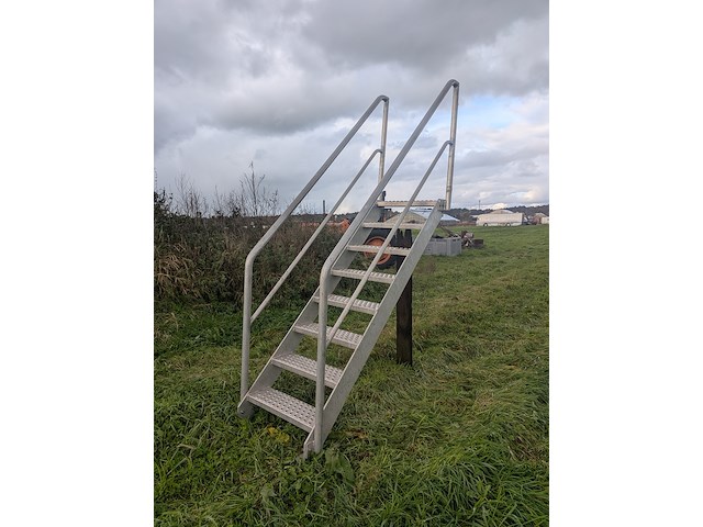 Aluminium trap 8-treeds - afbeelding 3 van  6