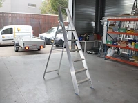 Aluminium trap solide met vijf treden en bordes