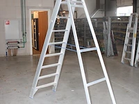 Aluminium trap solide met zes treden en bordes - afbeelding 2 van  2