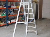 Aluminium trap solide met zes treden en bordes - afbeelding 2 van  2