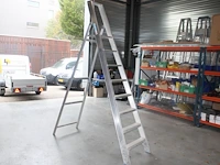 Aluminium trap solide met zeven treden en bordes