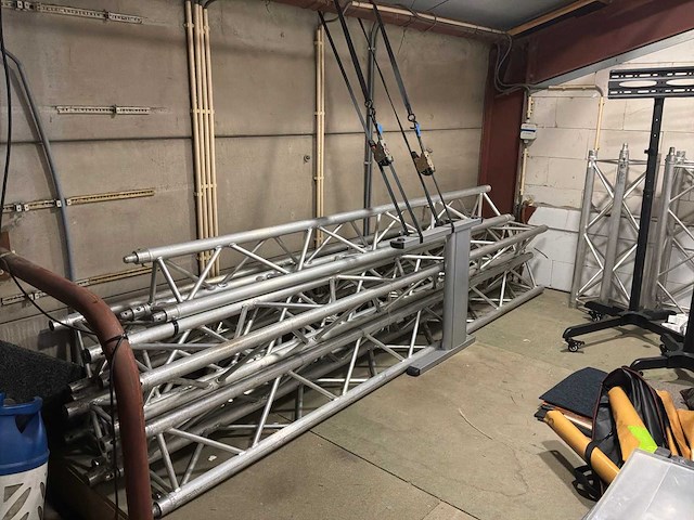 Aluminium trus (8x) - afbeelding 1 van  3