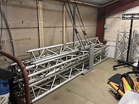 Aluminium trus (8x) - afbeelding 1 van  3