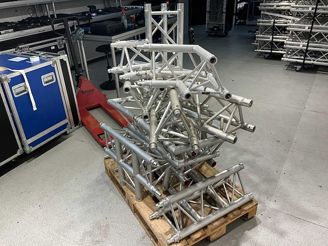 Aluminium trus hoeken (11x) - afbeelding 1 van  4