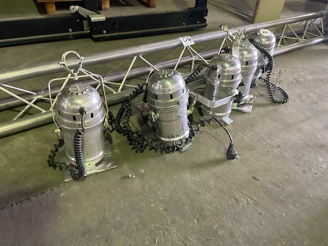 Aluminium trus met par-lamp - afbeelding 2 van  3