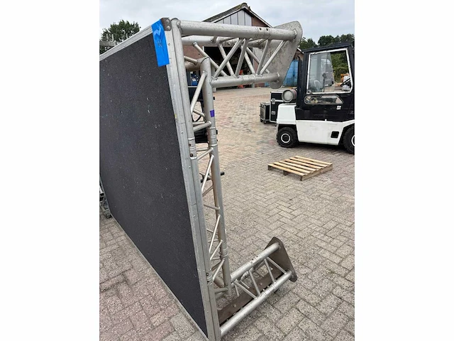 Aluminium truss podium - afbeelding 2 van  4