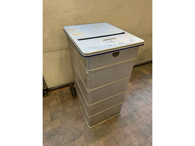 Aluminium veiligheidscontainer, zarges, zilvergrijs, met scharnierdeksel | slot defect - afbeelding 1 van  6