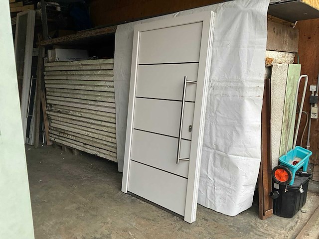 Aluminium voordeur met kozijn - afbeelding 2 van  6