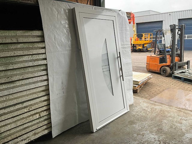 Aluminium voordeur met kozijn - afbeelding 1 van  7