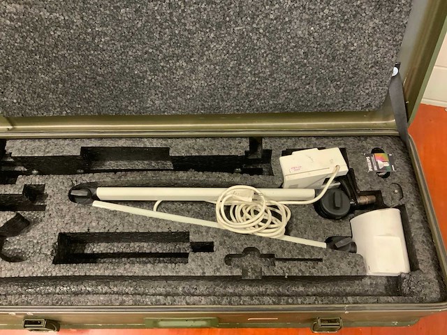 Aluminiumkist met onderzoekslamp - afbeelding 2 van  7