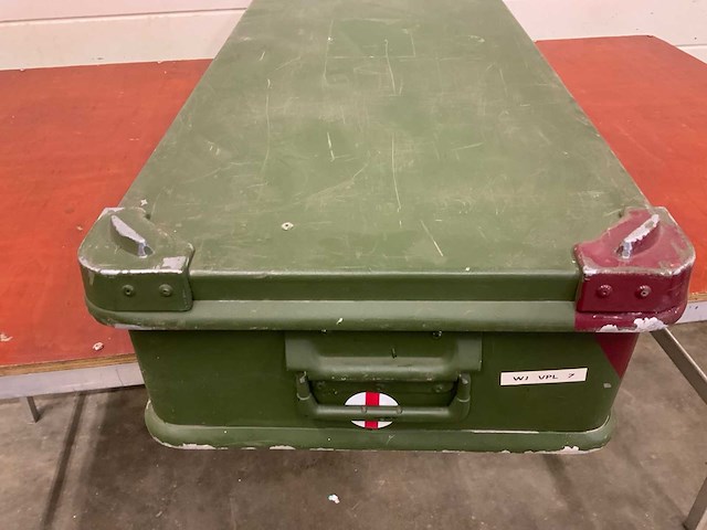 Aluminiumkist met onderzoekslamp - afbeelding 5 van  7