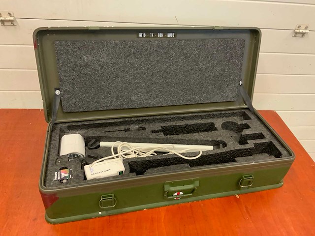 Aluminiumkist met onderzoekslamp - afbeelding 1 van  7