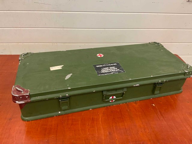 Aluminiumkist met onderzoekslamp - afbeelding 4 van  7