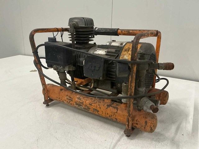 Alup luchtcompressor - afbeelding 1 van  6