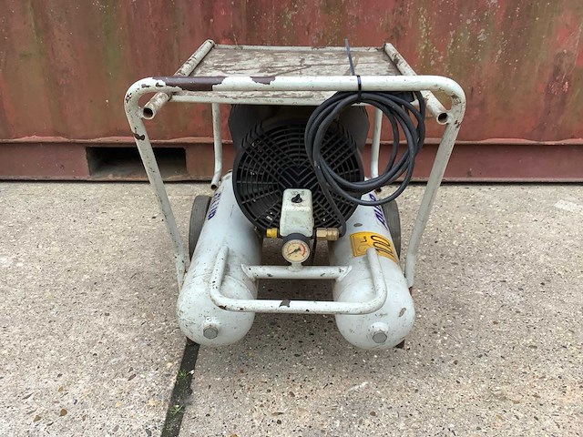 Alup practic w 300-18 luchtcompressor - afbeelding 2 van  4