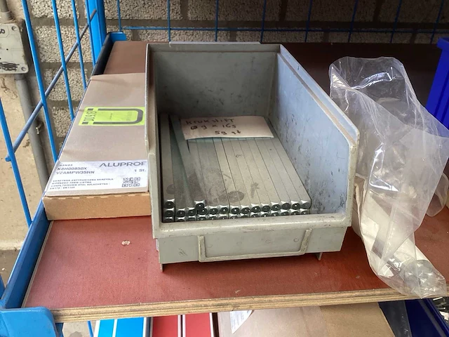 Aluprof, assa abloy partij divers sluitwerk - afbeelding 9 van  26