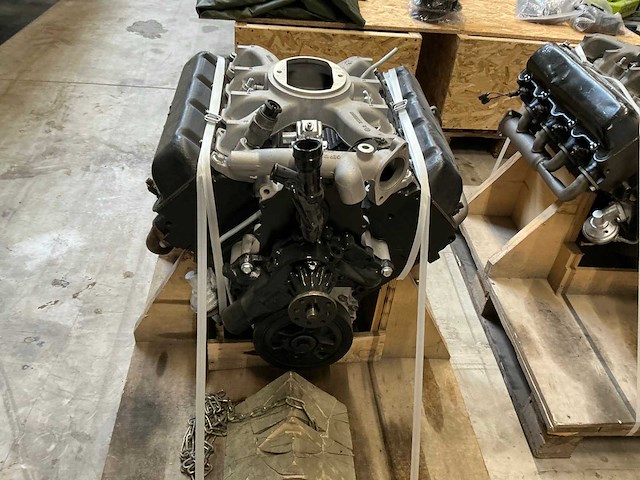 Am general dieselmotor v8 - afbeelding 4 van  11