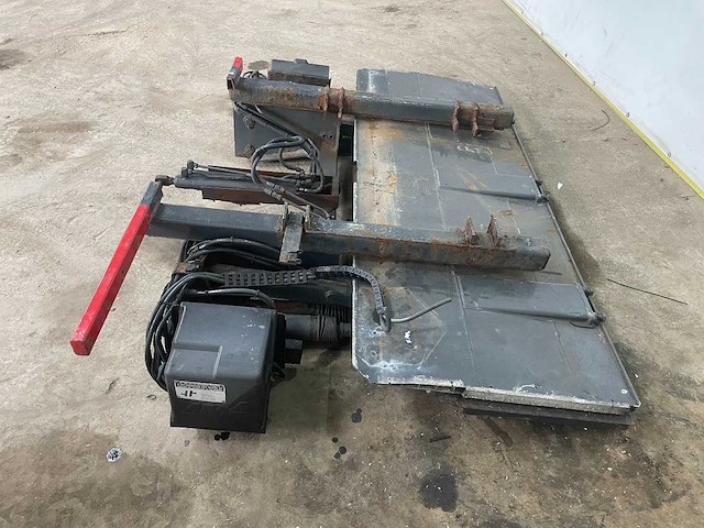Ama - 2001 - 20 kk - laadklep 2000 kg - afbeelding 4 van  8