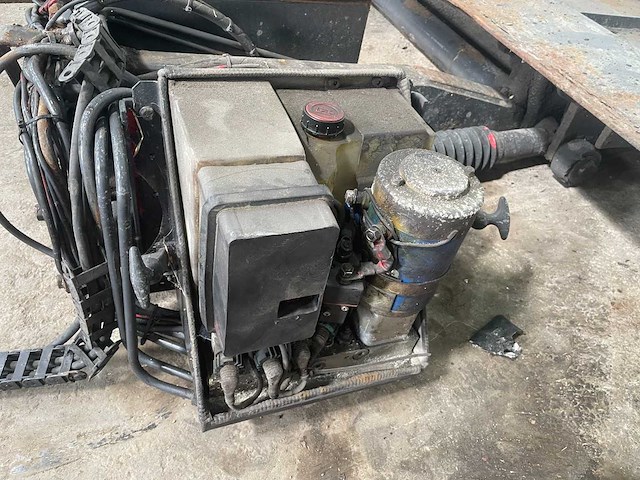 Ama - 2009 - 20 kk - laadklep 2000 kg - afbeelding 7 van  8