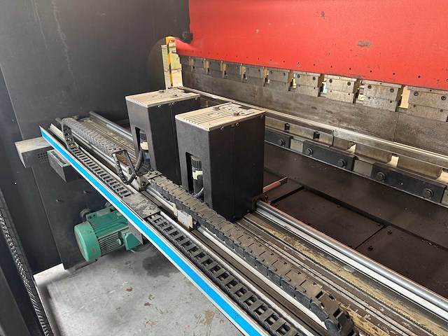 Amada - 1994 - apx 103 - cnc-kantbank - afbeelding 2 van  12