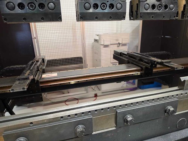Amada - 2012 - hc 1003 nt - cnc-kantbank - afbeelding 2 van  15