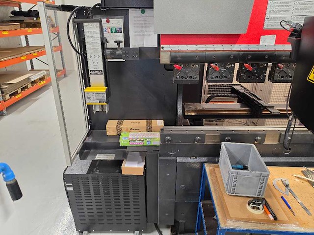 Amada - 2012 - hc 1003 nt - cnc-kantbank - afbeelding 3 van  15