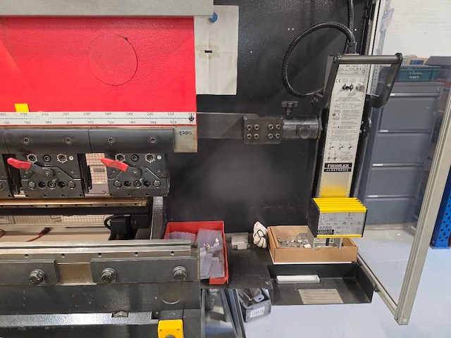 Amada - 2012 - hc 1003 nt - cnc-kantbank - afbeelding 12 van  15