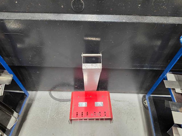 Amada - 2012 - hc 1003 nt - cnc-kantbank - afbeelding 14 van  15