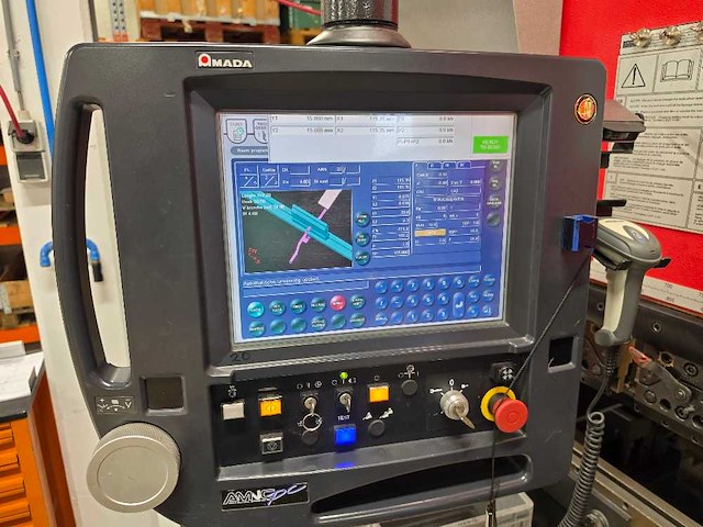Amada - 2012 - hc 1003 nt - cnc-kantbank - afbeelding 15 van  15