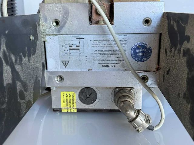 Amada - 2017 - miyachi is-300a - amada miyachi is-300a spot welder - afbeelding 8 van  8