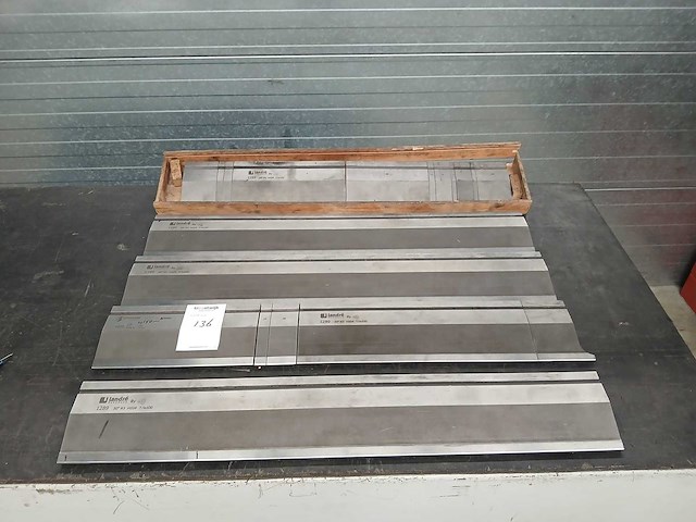 Amada - eurostamp 1289 - kantbank gereedschap - afbeelding 1 van  3