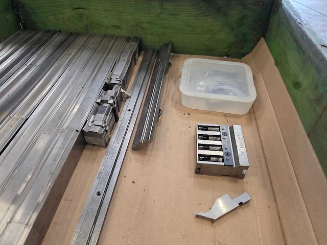 Amada - kantbank gereedschap - afbeelding 1 van  1