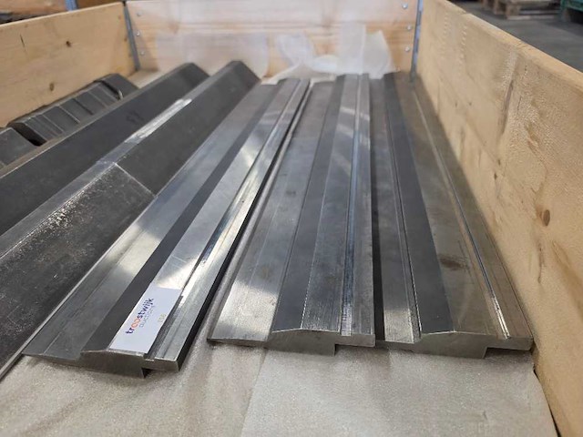 Amada - kantbank gereedschap - afbeelding 2 van  5