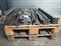 Amada - pallet - boven gereedschap - afbeelding 3 van  5