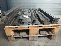 Amada - pallet - boven gereedschap - afbeelding 4 van  5