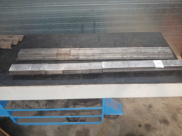 Amada - ukb - boven onder gereedschap - afbeelding 2 van  4
