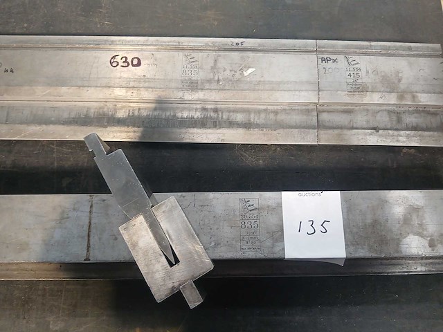 Amada - ukb - boven onder gereedschap - afbeelding 3 van  4