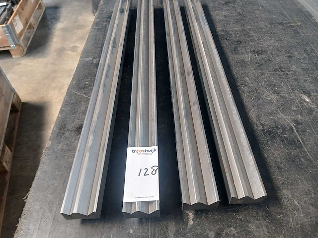 Amada - v-16/v-24 - ondergereedschap - afbeelding 2 van  4