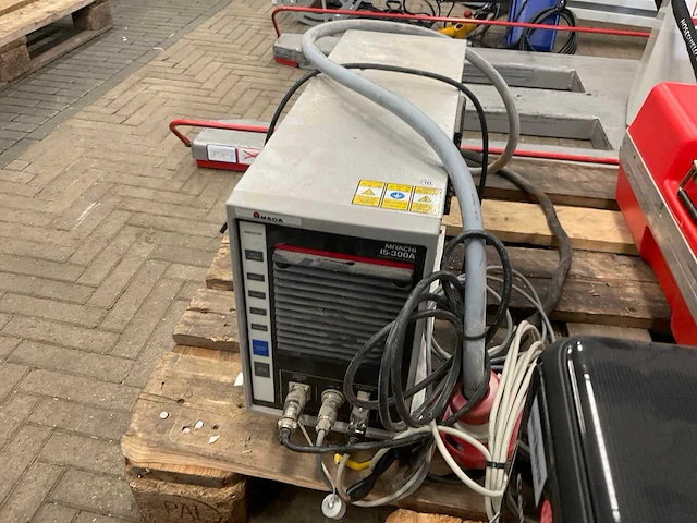Amada miyachi is-300a inverter spotwelder - afbeelding 1 van  7