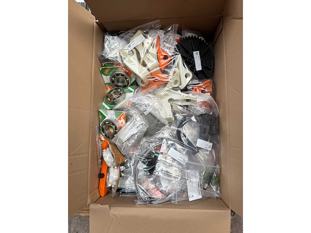 Amazone partij onderdelen ongebruikt - afbeelding 3 van  6