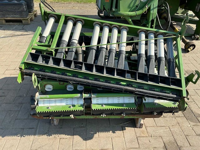 Amazone super-jet 1600-24h pneumatische kunstmeststrooier - afbeelding 4 van  7