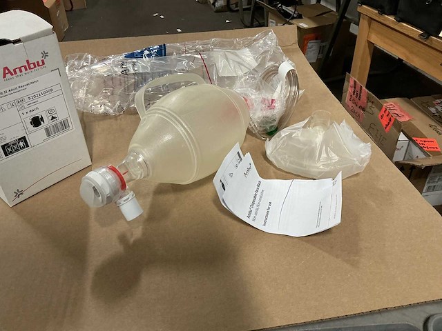 Ambu resuscitator (12x) - afbeelding 2 van  4
