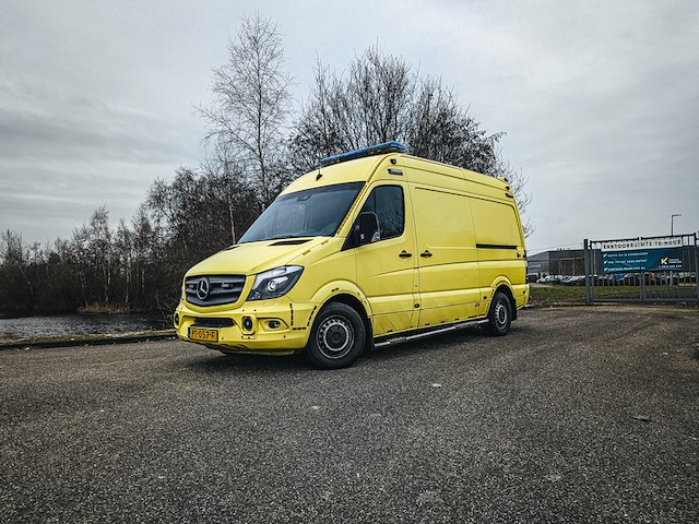 Ambulance, mercedes-benz, sprinter, 2017 - afbeelding 1 van  46