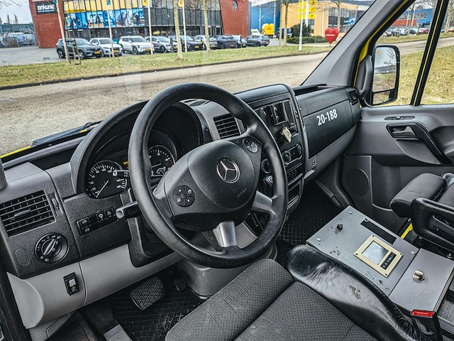 Ambulance, mercedes-benz, sprinter, 2017 - afbeelding 17 van  46