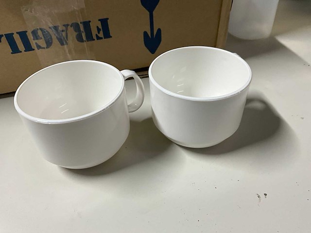 Amc kunststof bekers en sausflessen (56x) - afbeelding 3 van  6